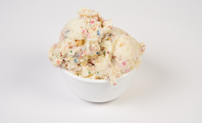 Threefold bowl of ice cream